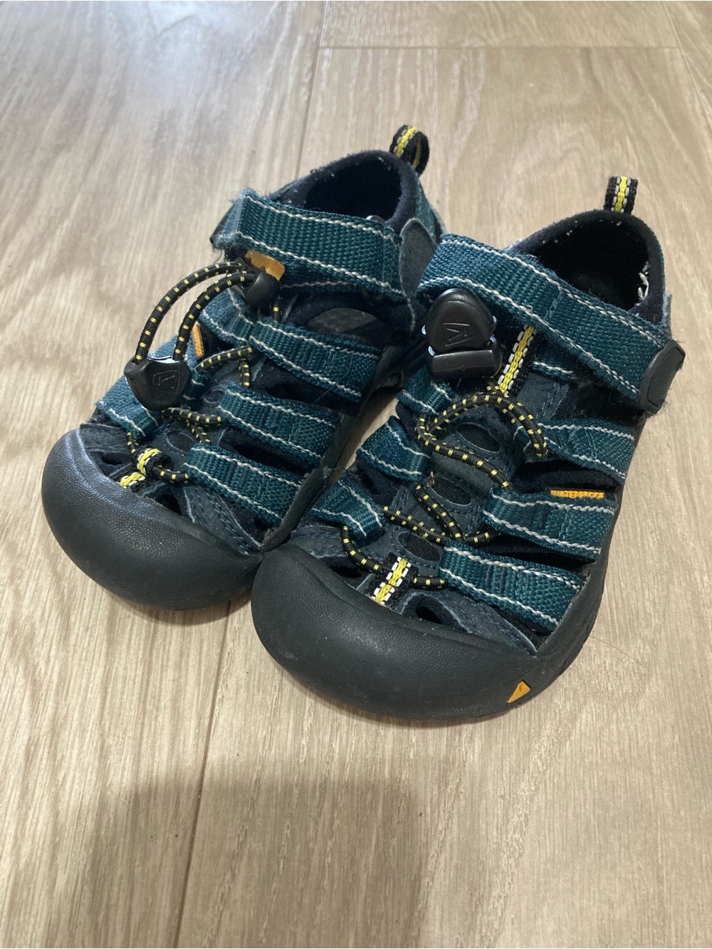 Keen Kids Teal and Black Closed-Toe Outdoor Sandals